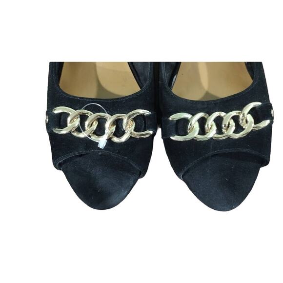 Aerosoles Low Heel Suede Peep Toe Pumps with Gold Chain Detail, Black, Sz 9 - Picture 4 of 6